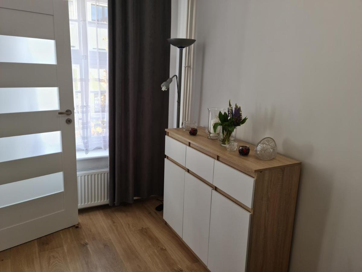 Apartament De Luxe Emily 옐레니아구라 외부 사진