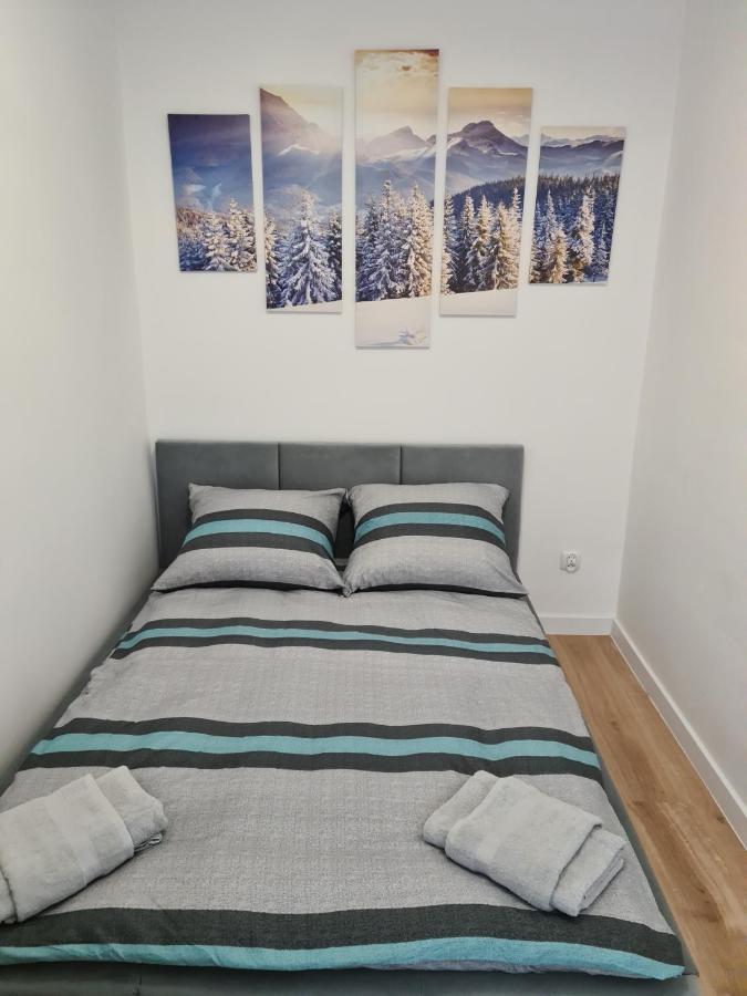 Apartament De Luxe Emily 옐레니아구라 외부 사진