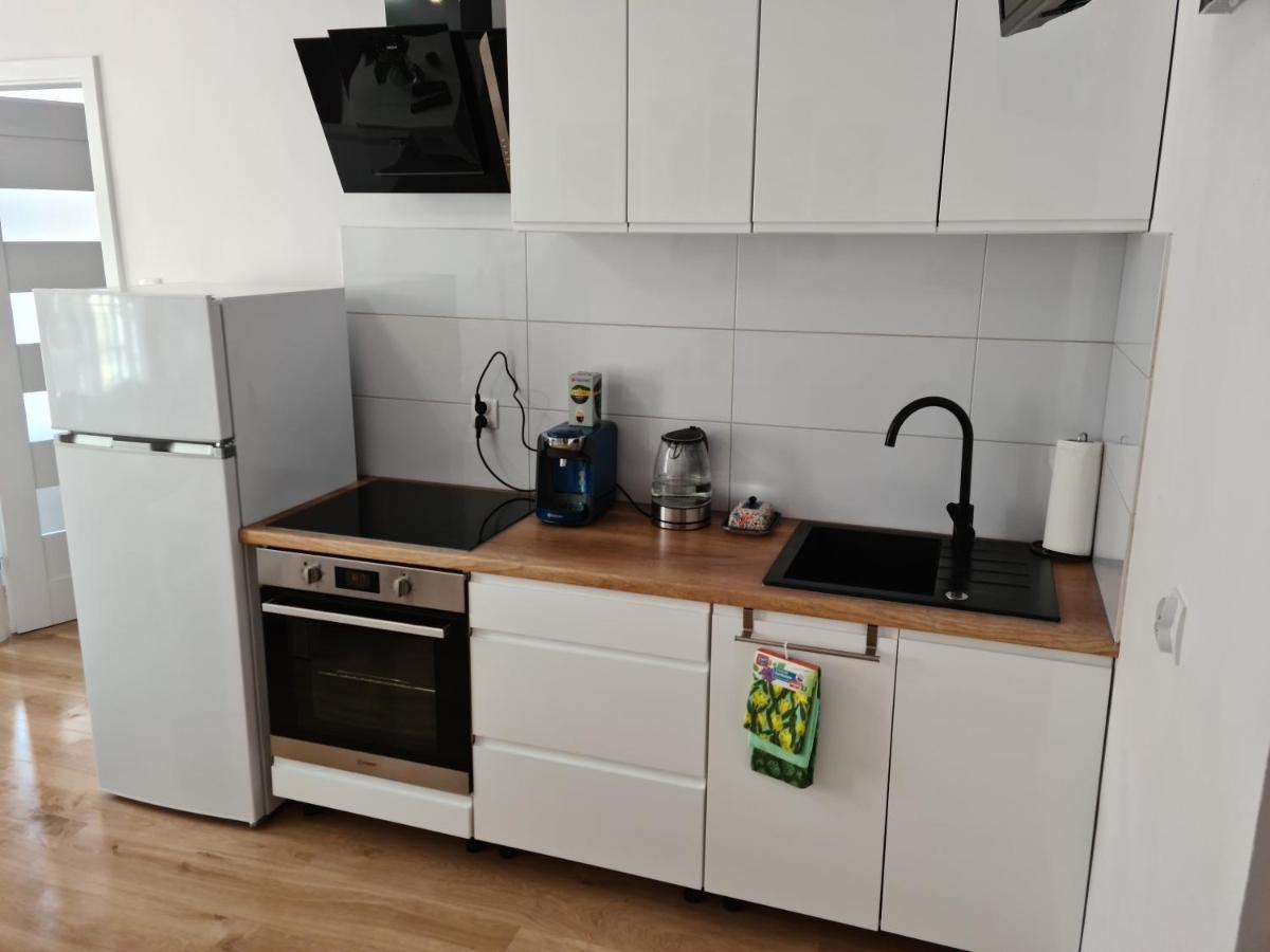 Apartament De Luxe Emily 옐레니아구라 외부 사진
